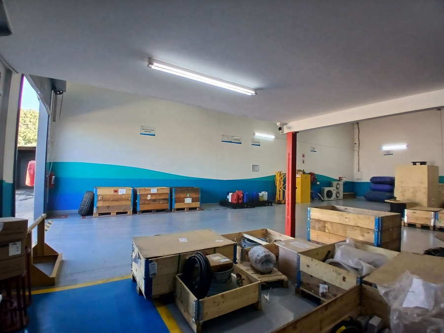 To Let commercial Property for Rent in Oos Einde North West